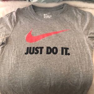 Nike T-shirt